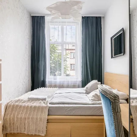 Citystay Retro 5 Min Plaza! Privat bolig Sopot